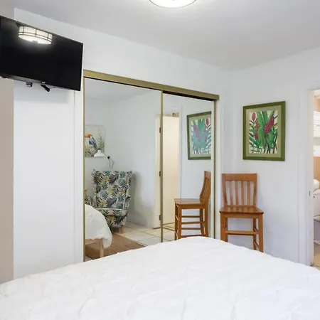 شقة Home Away From Home With Private Deck